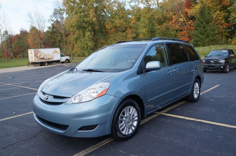 2008 Toyota Sienna XLE