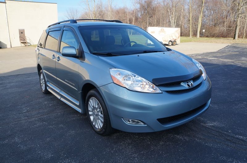 2010 Toyota Sienna XLE Wheelchair